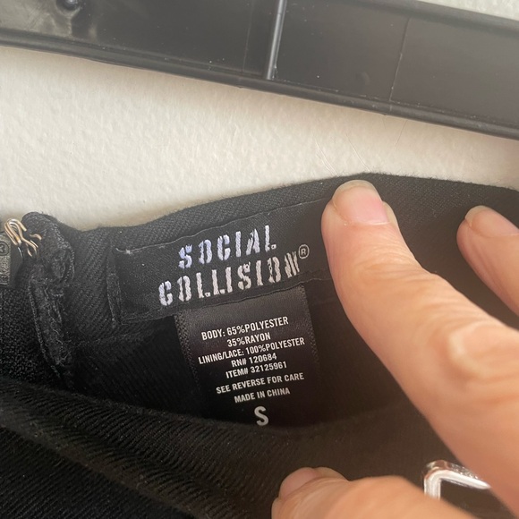 SOCIAL COLLISION BLACK BOX PLEAT MINI SKIRT TULLE RUFFLES SILVER STAR BUCKLES - Picture 10 of 13